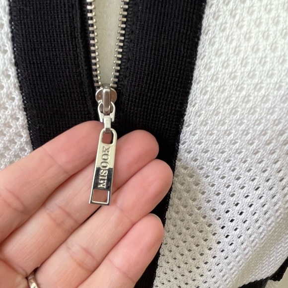 MISOOK Black and White Mesh Zip Up Blazer. Size Large - Picture 5 of 10